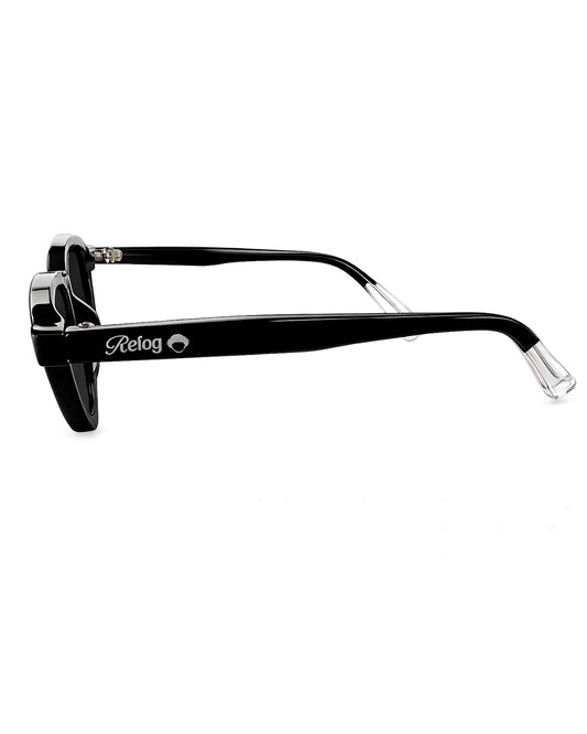 Vista lateral de las gafas Shadow de Refog con montura negra, lentes oscuras y logo en la varilla.