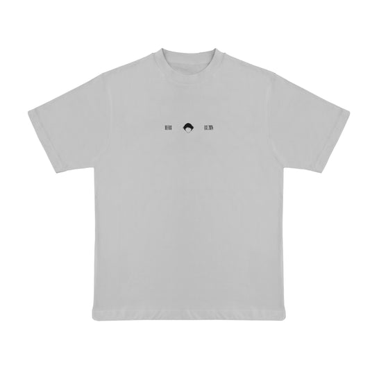 Cropped Logo Tee Grey de Refog en look completo frontal para mostrar fit, volumen y caída.