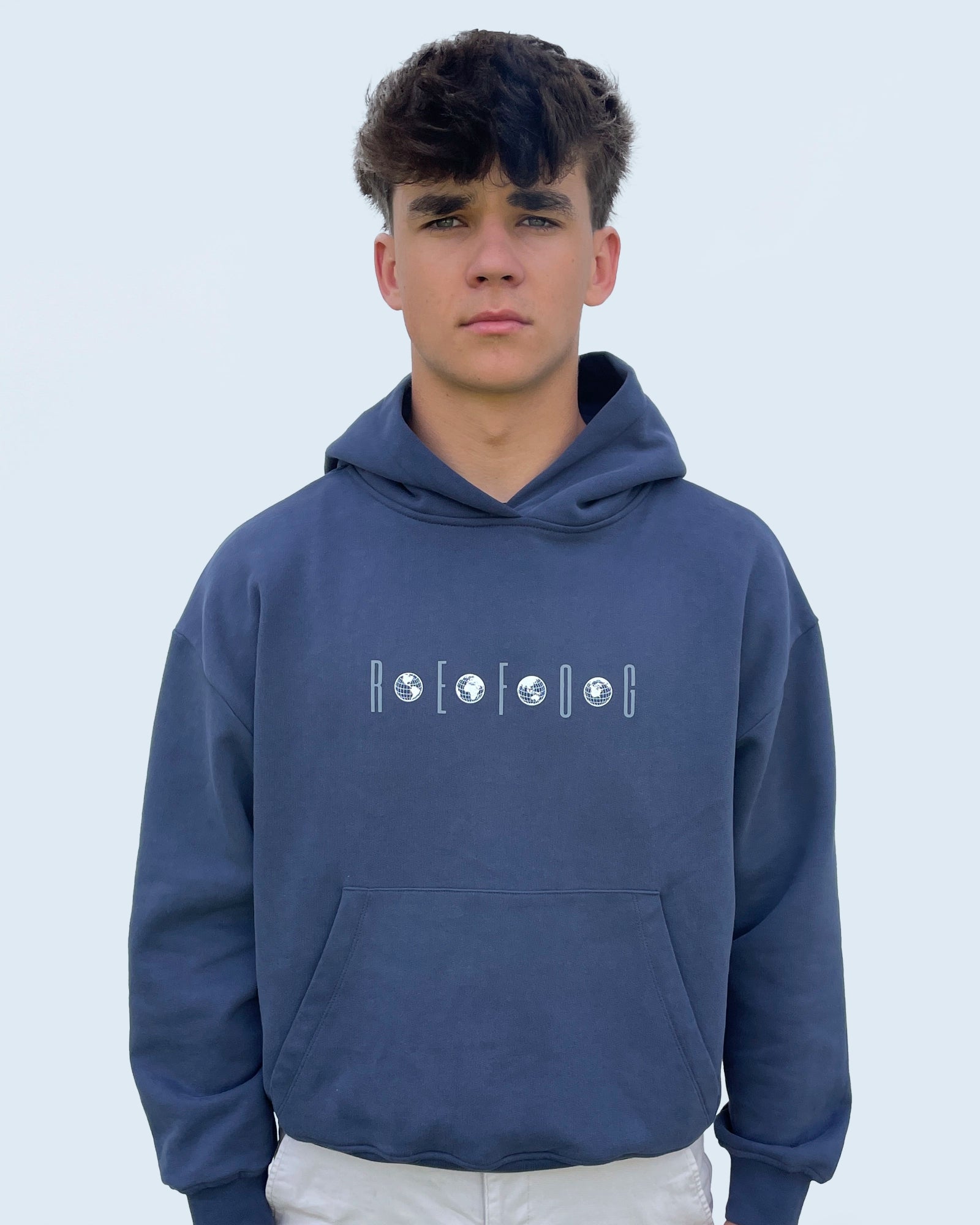 Sudadera Connection Hoodie Navy de Refog en look frontal masculino