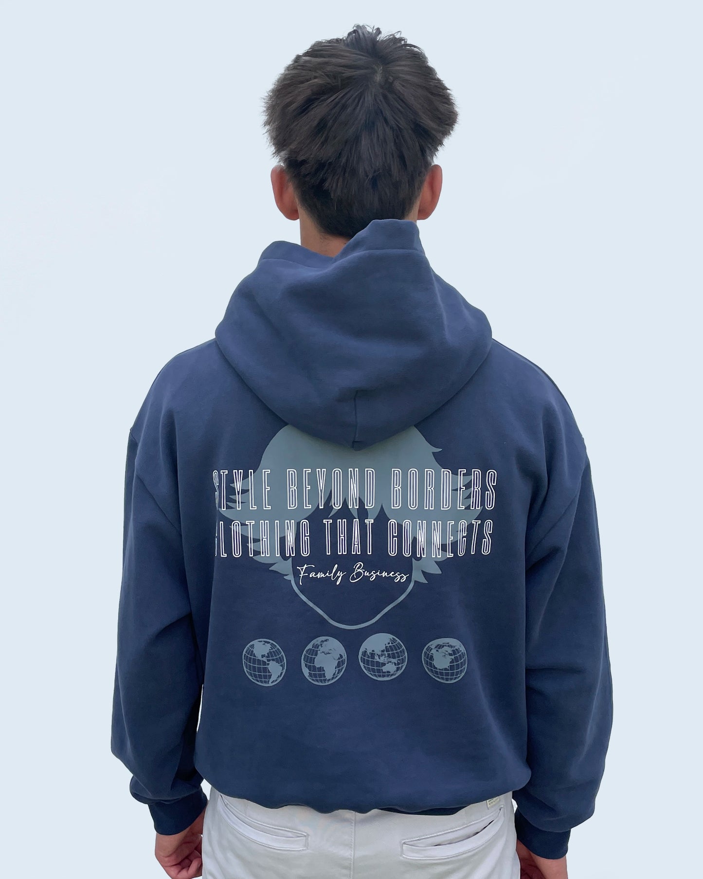 Vista trasera masculina de la sudadera Connection Hoodie Navy de Refog