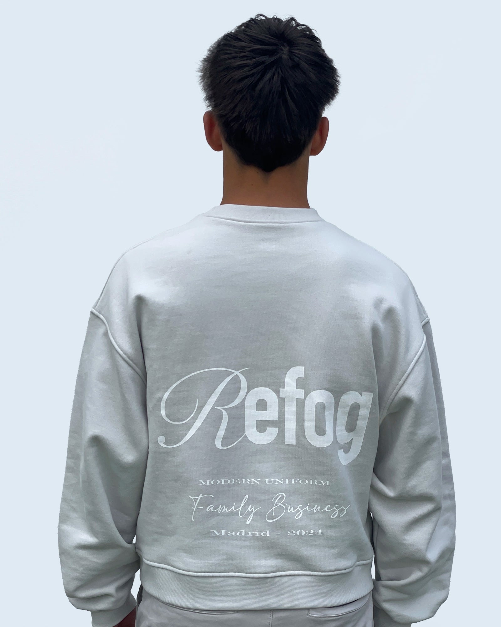 Vista trasera masculina de la sudadera Core Crewneck Grey de Refog
