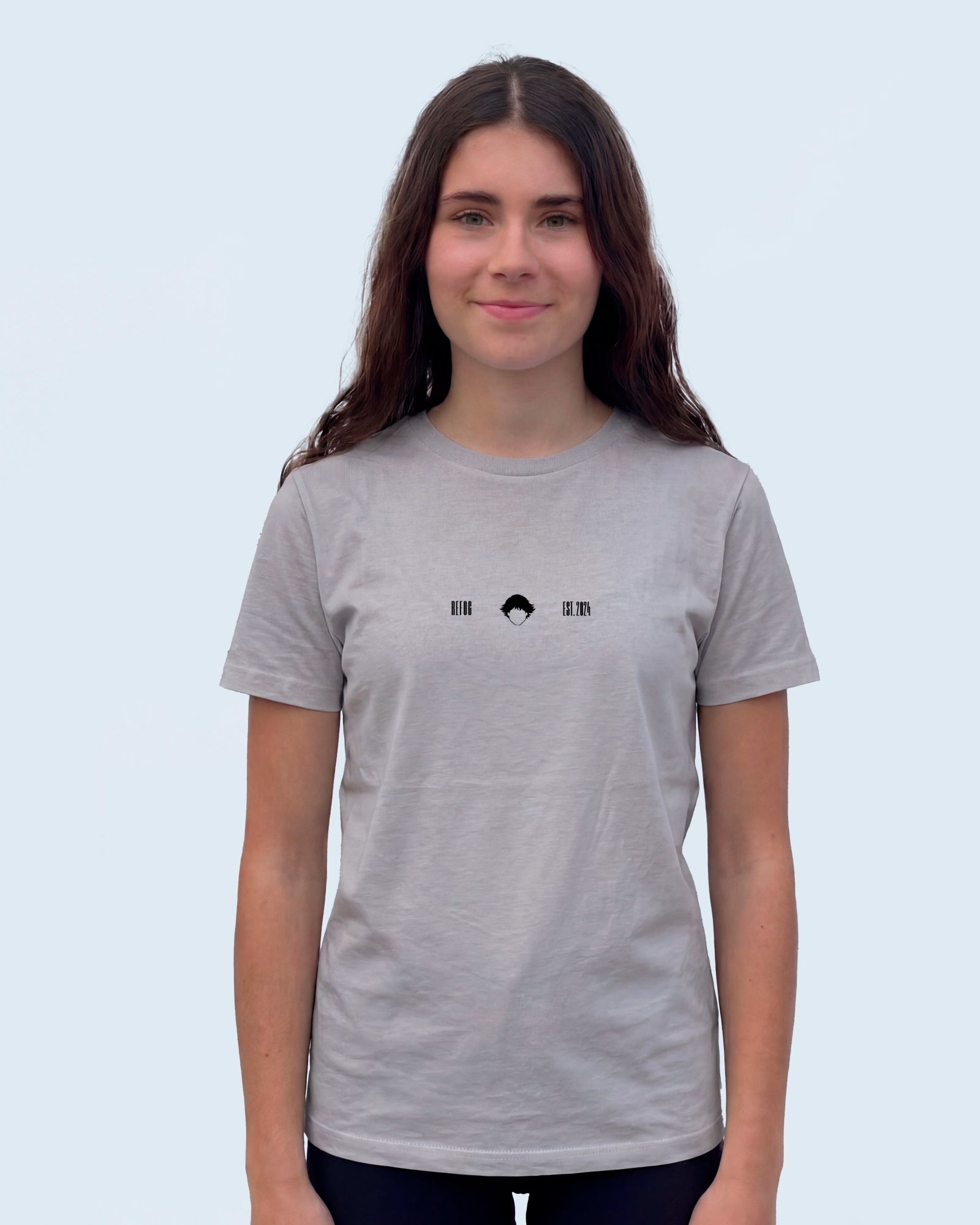 Camiseta Cropped Logo Tee Grey de Refog en look frontal femenino