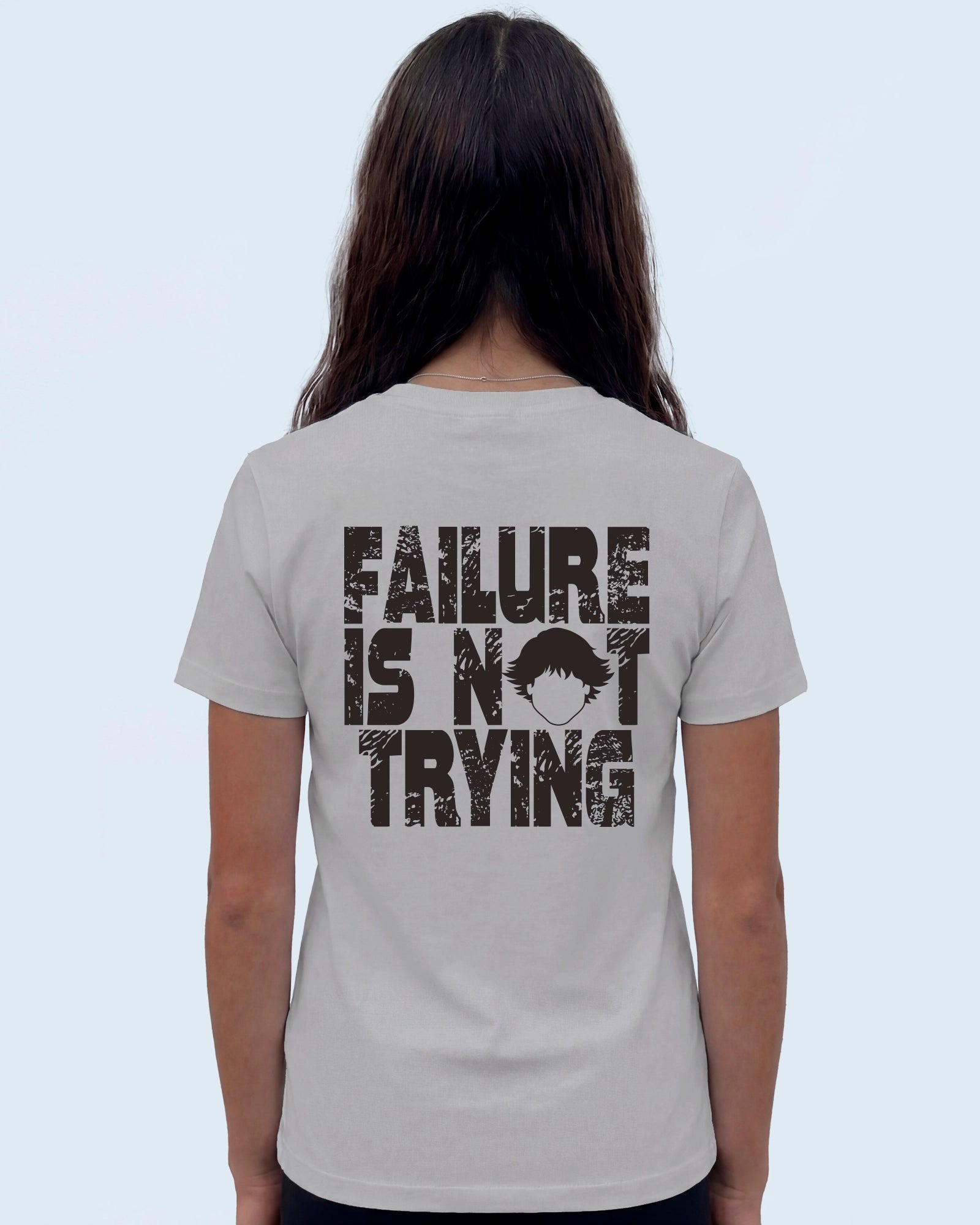 Vista trasera femenina de la camiseta Failure Tee Grey de Refog