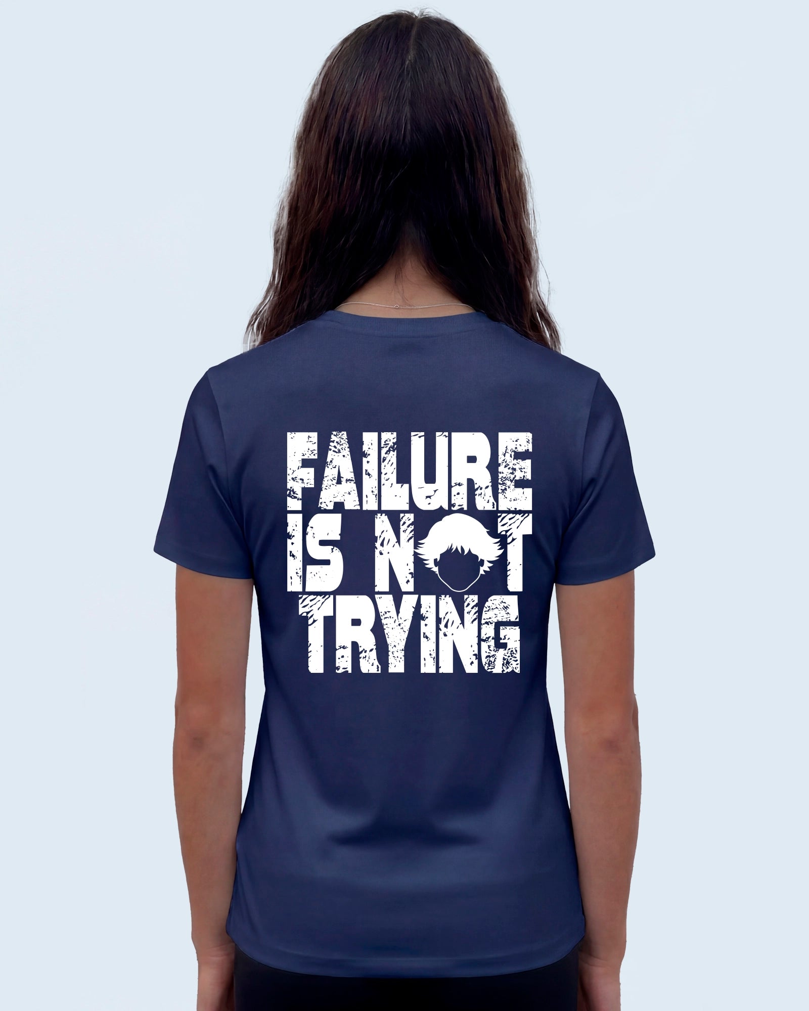 Vista trasera femenina de la camiseta Failure Tee Navy de Refog