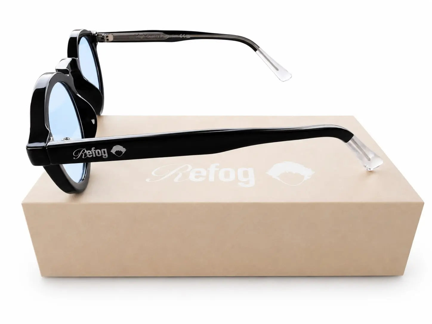 Vista lateral de las gafas Round Tardeo de Refog con montura negra, lentes azul claro y logo en la varilla.