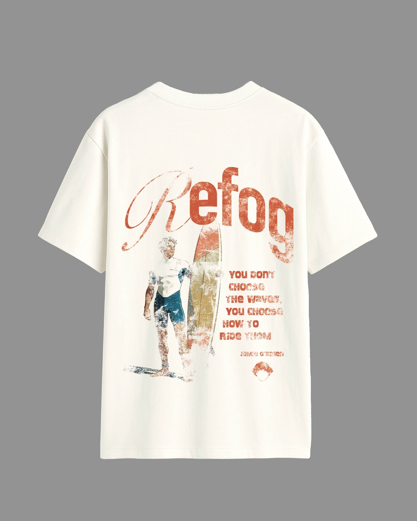 Surf Tee White de Refog, vista trasera con ilustración de surf.